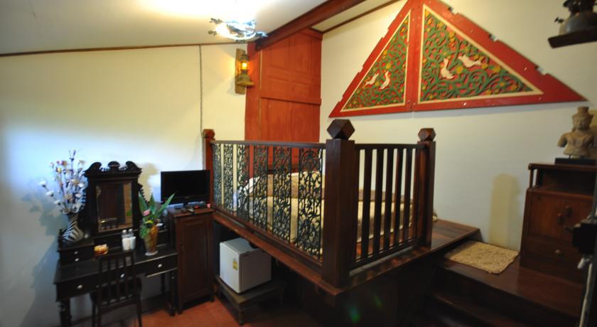 Ayutthaya Bouchic Hostel Extérieur photo