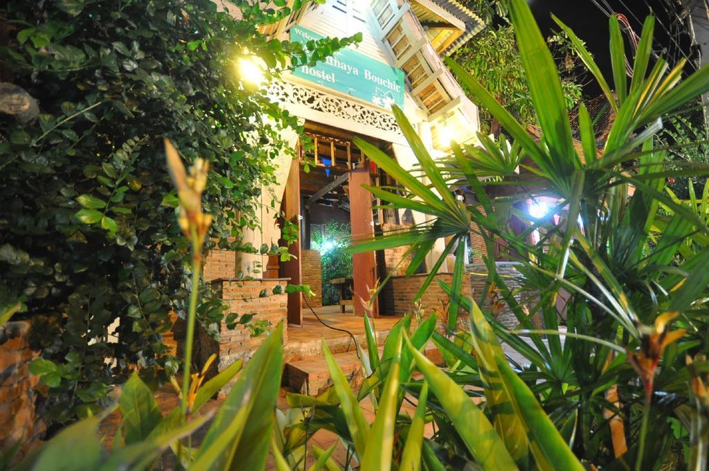 Ayutthaya Bouchic Hostel Extérieur photo